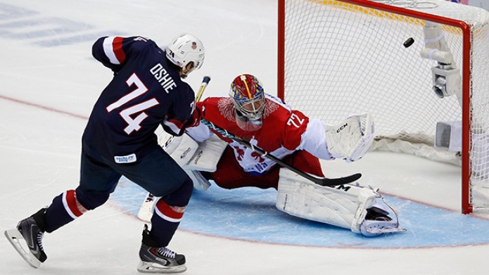 Sochi: EE.UU. vence a Rusia en hockey y las redes sociales arden