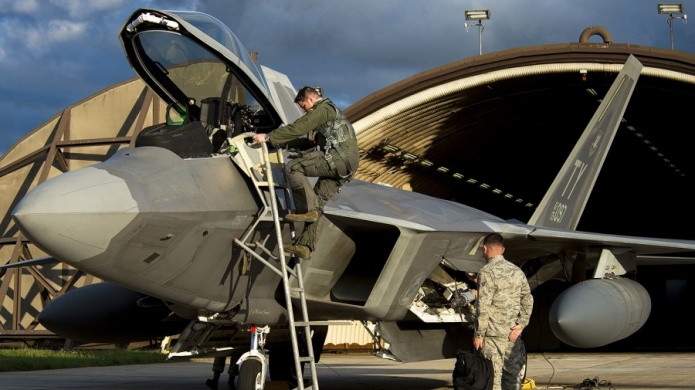 Â¿Tambores de guerra en EE.UU.?: Trump firma una orden para convocar a mÃ¡s pilotos retirados