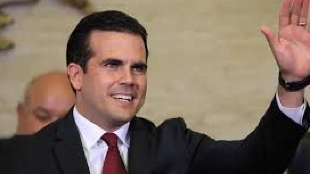  Gobernador Rossell&oacute;Nevares convierte en ley medidas para mejorar coberturas de seguros 