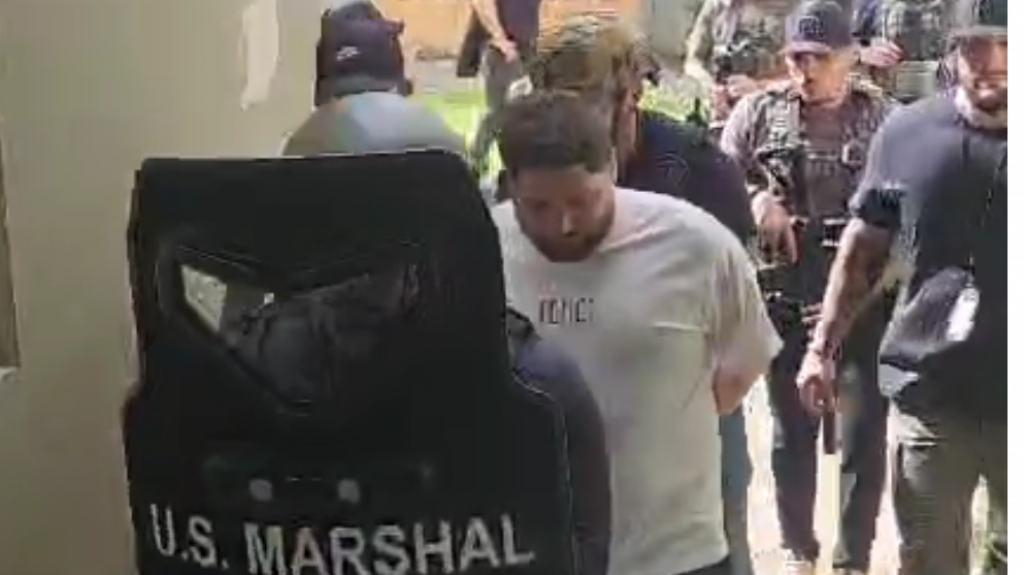  Video: Corre y Corre en caser&iacute;o de San Juan se &ldquo;Tiraron los Guardias&rdquo; 