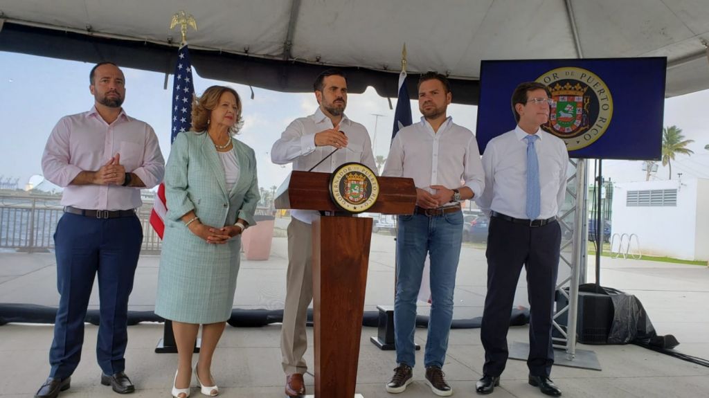  Escuche audio: Gobernador cataloga como "disparate" los que critican movida de mensaje de presupuesto a Ponce 