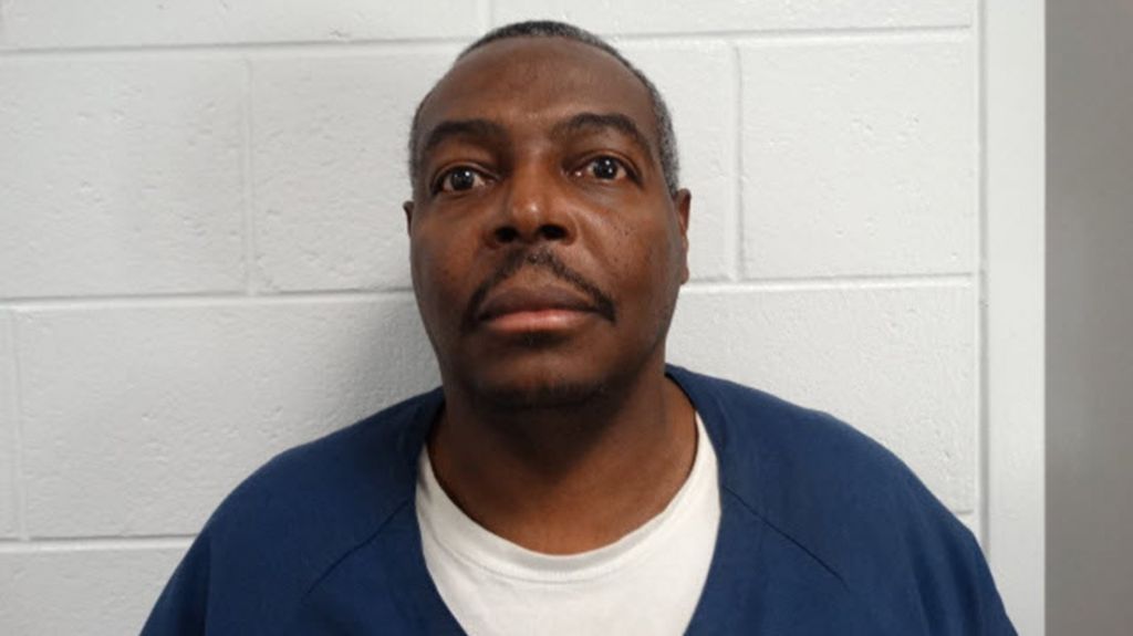  Un preso que pas&oacute; m&aacute;s de 40 a&ntilde;os entre rejas fallece por covid-19 poco antes de ser liberado 