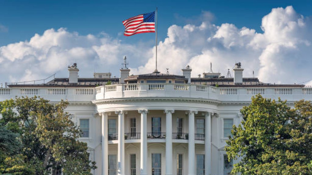  La Casa Blanca Cancela Orden de Paralización de Fondos Federales tras Intervención Judicial 