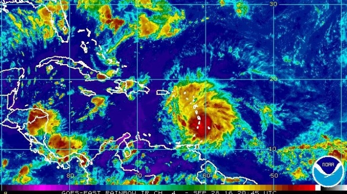 AtenciÃ³n: Bandas externas de Matthew se acercan a la isla... 