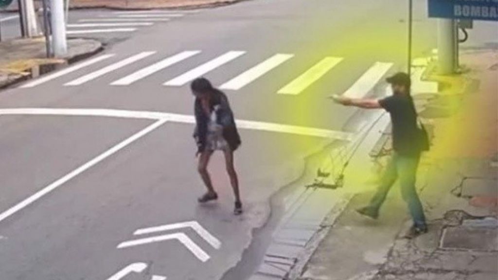  Video: Una deambulante pidi&oacute; dinero y sujeto la mat&oacute; a tiros 