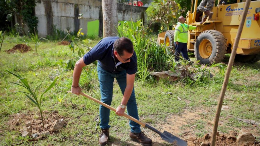  Siembran 200 &aacute;rboles en cuenca del r&iacute;o Guaynabo 