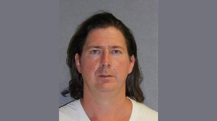 Hombre de Florida intenta electrocutar a padre por herencia