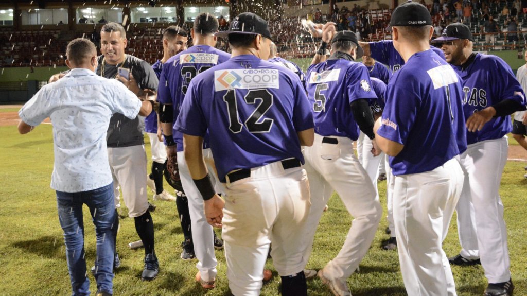  Los Piratas revalidan como campeones de la Doble A en el Suroeste 