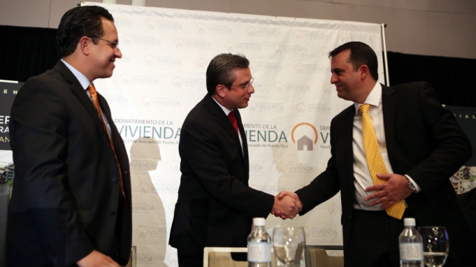 GOBERNADOR ANUNCIA MILLONARIO DESARROLLO 
DE VIVIENDA PÃBLICA PARA EL PAÃS 
