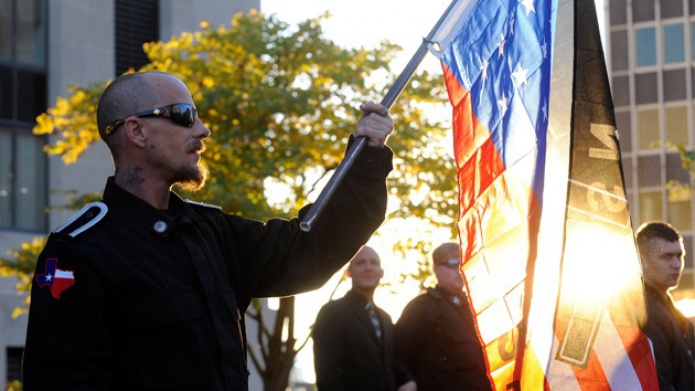 Escritor: "EE.UU. estÃ¡ a punto de convertirse en un segundo Tercer Reich"