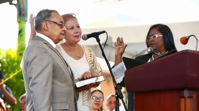 Asume nueva alcaldesa de LoÃ­za con llamado a la unidad y el progreso