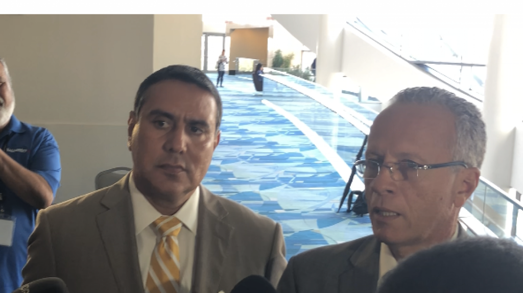  Salen molestos los alcaldes asociados tras reuni&oacute;n con la AEE 