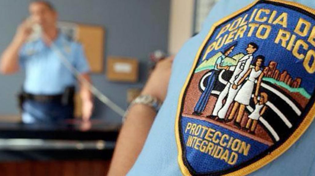  Roban sillas y mesas de restaurante de hotel en Vega Alta 