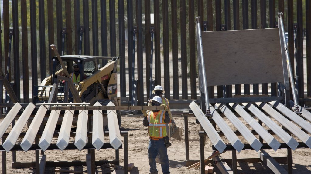  Piden en EEUU parar el muro tras un informe oficial que cuestiona su utilida 