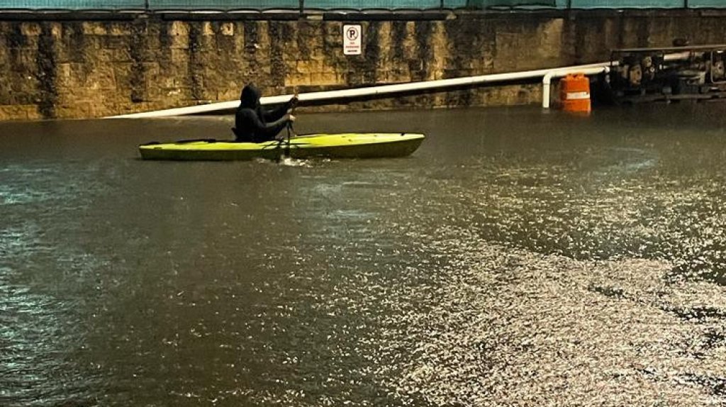  Video: Lluvia causa inundaciones en urbanización de Vega Alta 