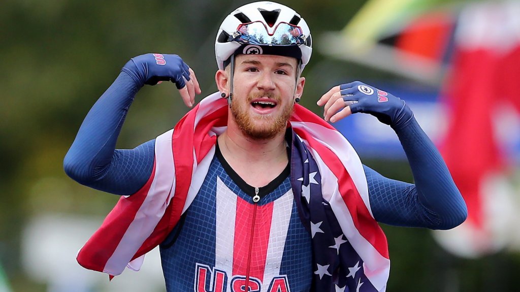  Trek aparta del equipo a Simmons por sus tuits de apoyo a Trump 