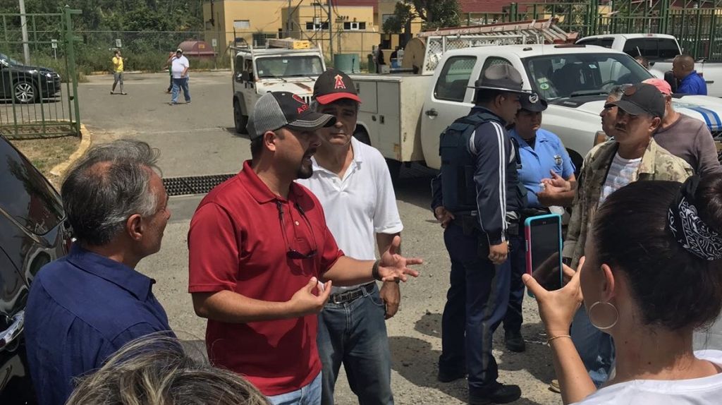 Video: Alcalde de Utuado bloquea paso camiones AEE 