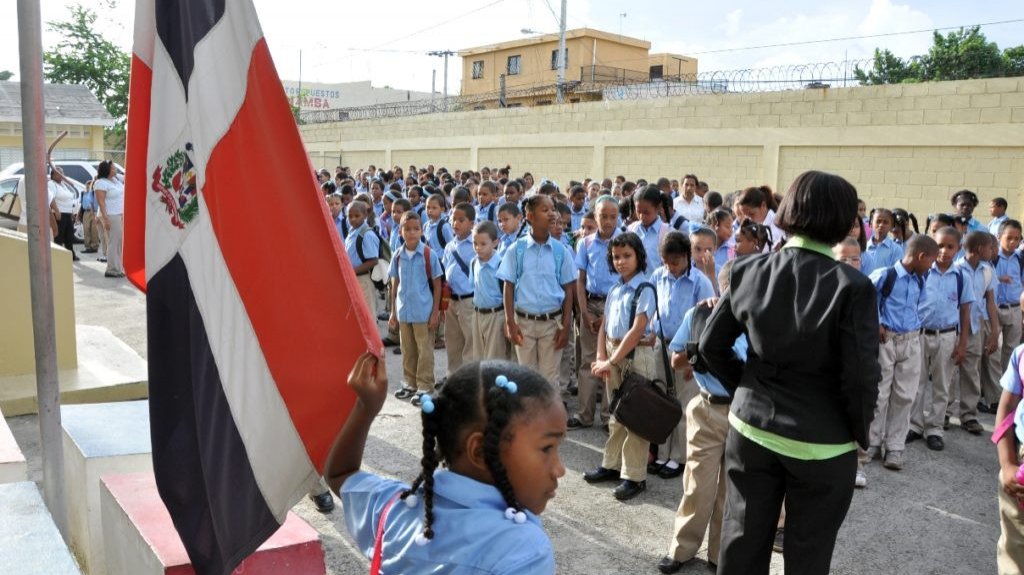  Año escolar se inicia el lunes de manera virtual, pero los maestros aseguran que no están dadas las condiciones y piden posponerlo 