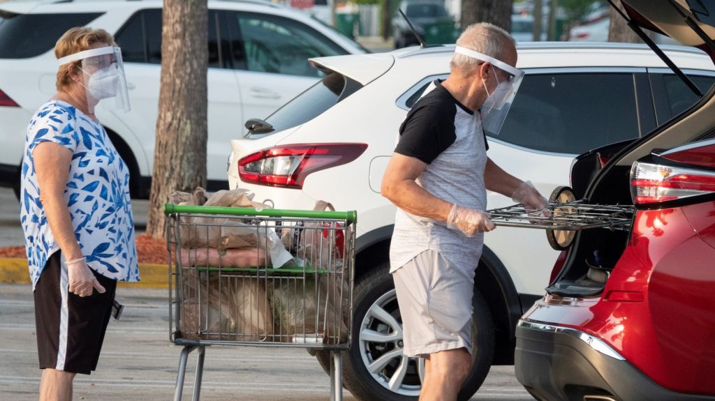  Con la planeada reapertura como tel&oacute;n de fondo Florida suma 800 nuevos casos 