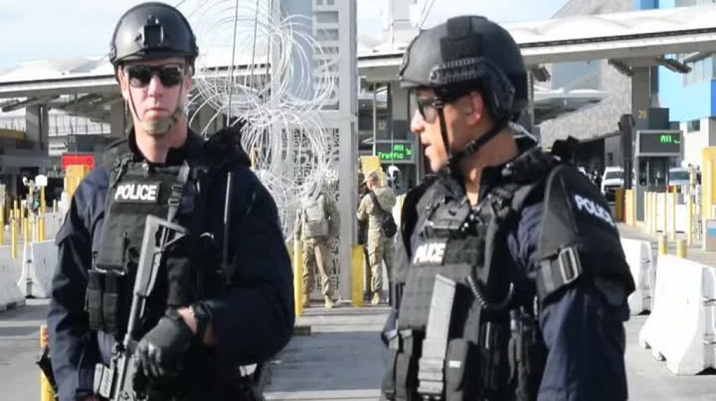  Video:Por simulacro cierran una hora paso fronterizo entre M&eacute;xico y California 