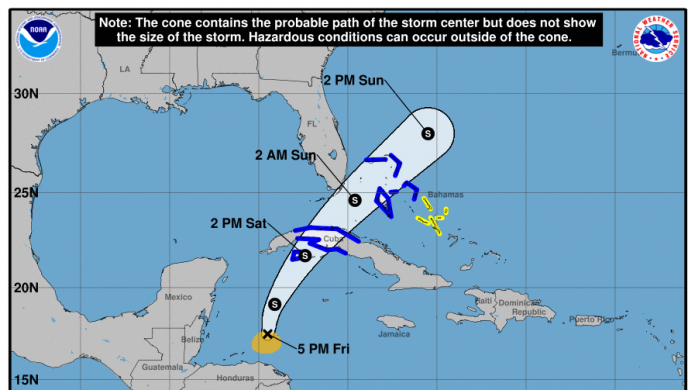 El Centro Nacional de Huracanes emite primer boletÃ­n del ciclÃ³n potencial #18