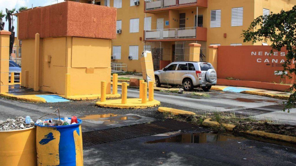  Mujer herida de bala luego que tirotearan un veh&iacute;culo que transitaba por el residencial Canales 