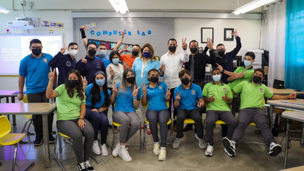  Estudiantes de Aguada ganan competencia del Congreso 