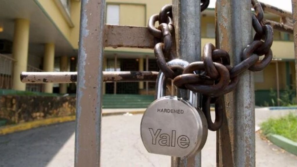  En vivo Gobernadora ordena el cierre de escuelas por 14 d&iacute;as 