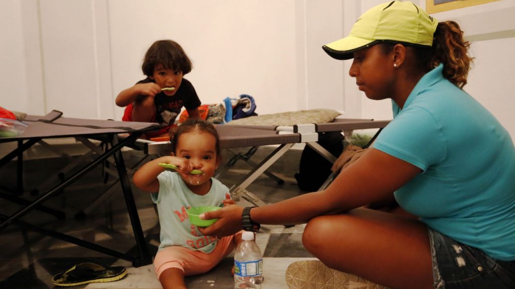  Secretario gobernaci&oacute;n de Puerto Rico visita sin previo aviso departamento familia 