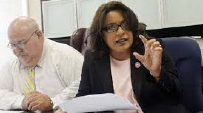 Charbonier busca crear una nueva ley contra la violencia domÃ©stica