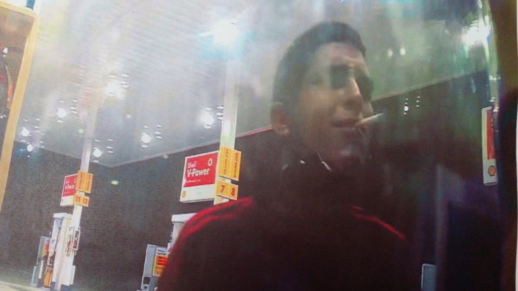  Con &ldquo;Flow de g&aacute;nster&rdquo; y cigarrillo en la boca intent&oacute; robar en gasolinera de Guaynabo 