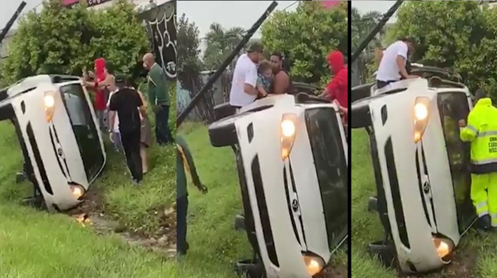  En video momento en que ciudadanos en Caguas rescatan varios ancianos que se volcaron en medio de la tormenta 