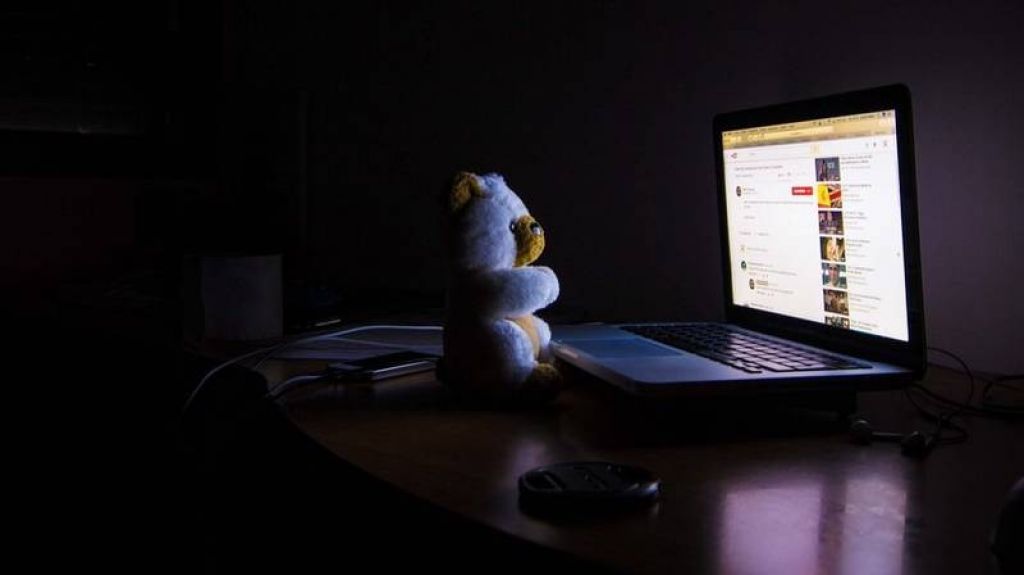  Una madre encuentra a su desaparecida hija adolescente tras descubrirse sus videos expl&iacute;citos en Pornhub 