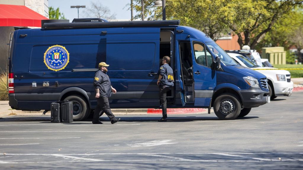  El FBI busca ayuda para dar con doce fugitivos que pueden estar en M&eacute;xico 