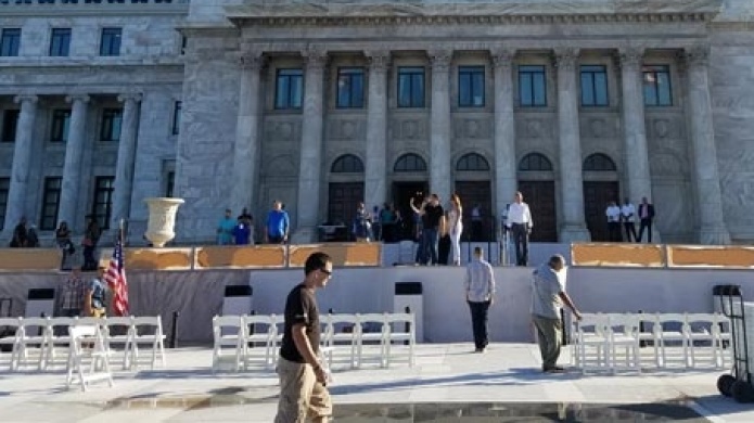 Preparado el escenario para la toma de posesiÃ³n, ya el Gobernador juramentÃ³