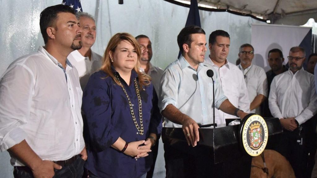  Gobernador inaugura un segundo puente en Utuado tras el impacto del hurac&aacute;n Mar&iacute;a&nbsp; 