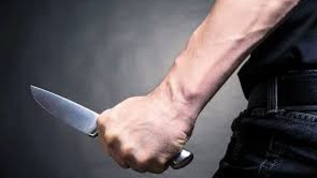  Herido de arma blanca en pelea con su hermano en Manat&iacute; 