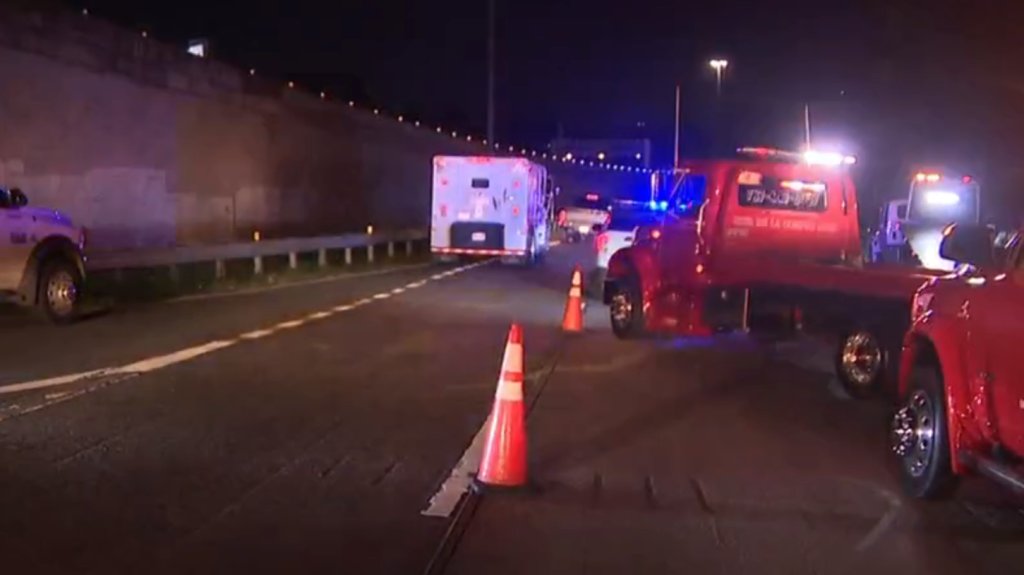  Video: Muere joven gruero de 20 a&ntilde;os mientras trabaja ayudaba un veh&iacute;culo en expreso 52 