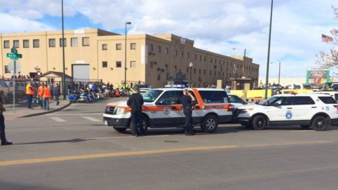 Reportan tiroteo mÃºltiple y apuÃ±alamiento en el Coliseo de Denver
