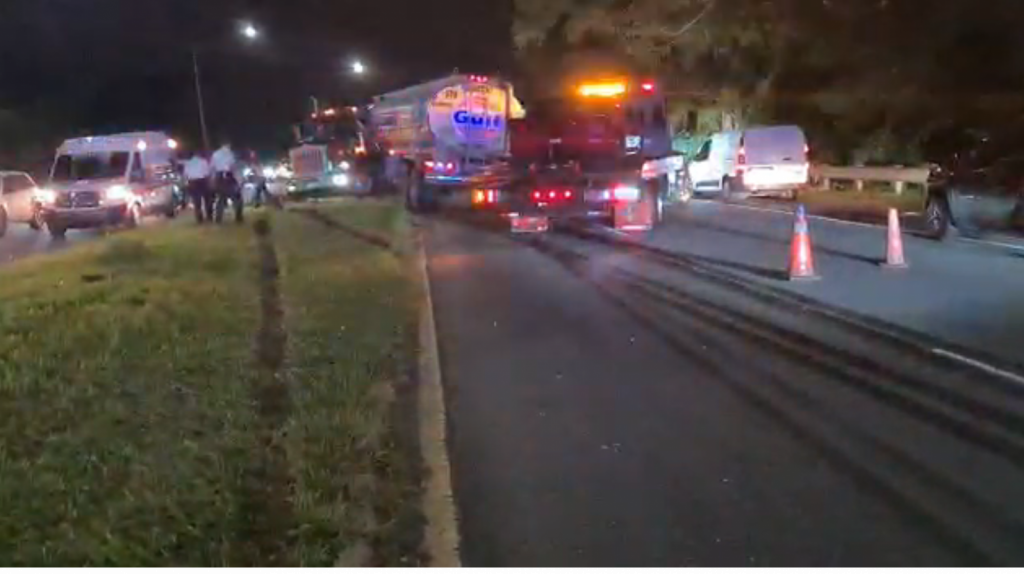  Video: Ahora se reporta accidente con cami&oacute;n de gasolina en Bayam&oacute;n 