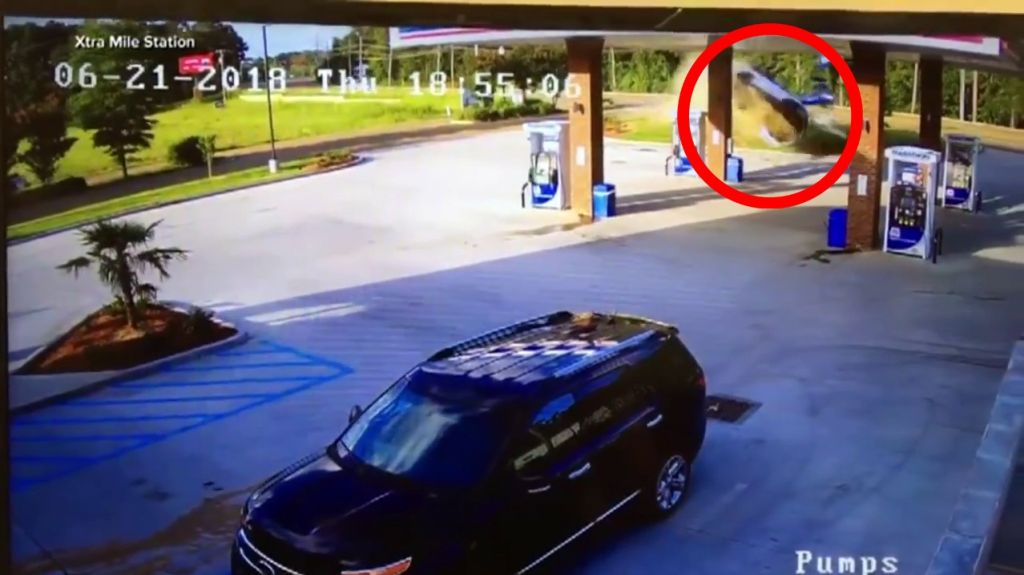  Video: Se salv&oacute; de un dram&aacute;tico accidente, pero no de la Polic&iacute;a 