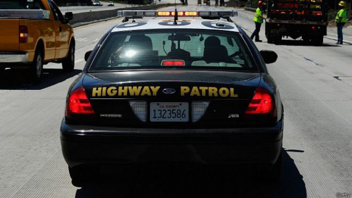 California: imputan a agente que compartiÃ³ fotos Ã­ntimas de detenidas