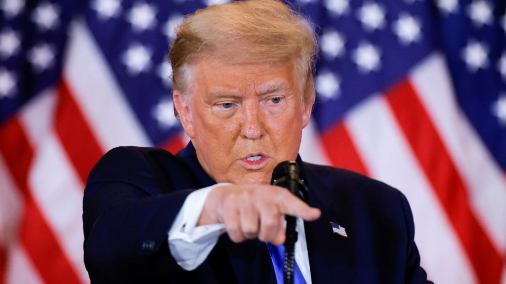  &ldquo;Muy raro&ldquo;: Trump afirma que lideraba en muchos estados clave, pero luego &ldquo;uno por uno desaparecieron m&aacute;gicamente&ldquo; con el conteo de papeletas sorpresa 