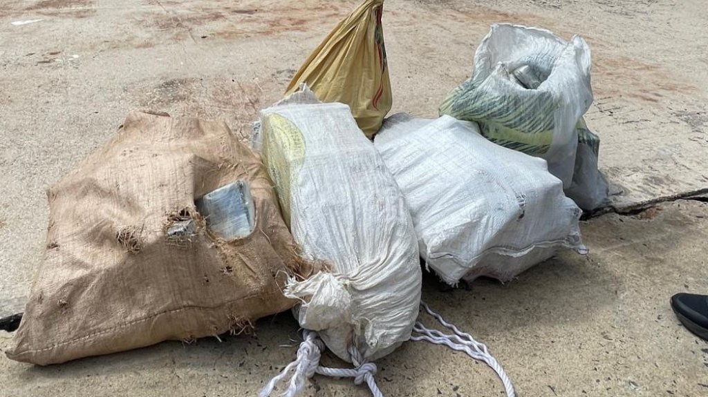  Guardia Costera incauta 3,1 millones de d&oacute;lares en coca&iacute;na y transfiere la custodia de ocho contrabandistas dominicanos a agentes federales 