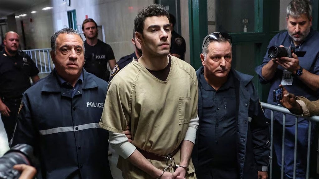  Juez desestima cargos de terrorismo contra Luigi Mangione 