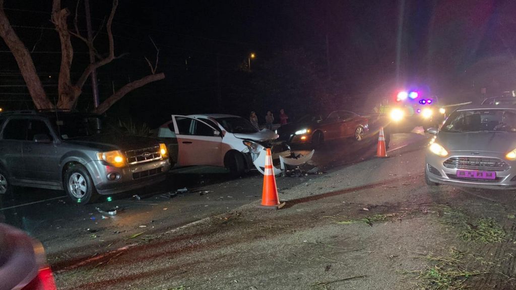  Fotos: Varios heridos en dos accidentes de auto en la 30 