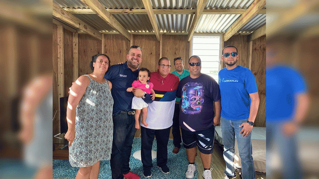  Pastor H&eacute;ctor Delgado y la Fundaci&oacute;n Azriel ofrecen hogares provisionales a cuatro familias del sur 