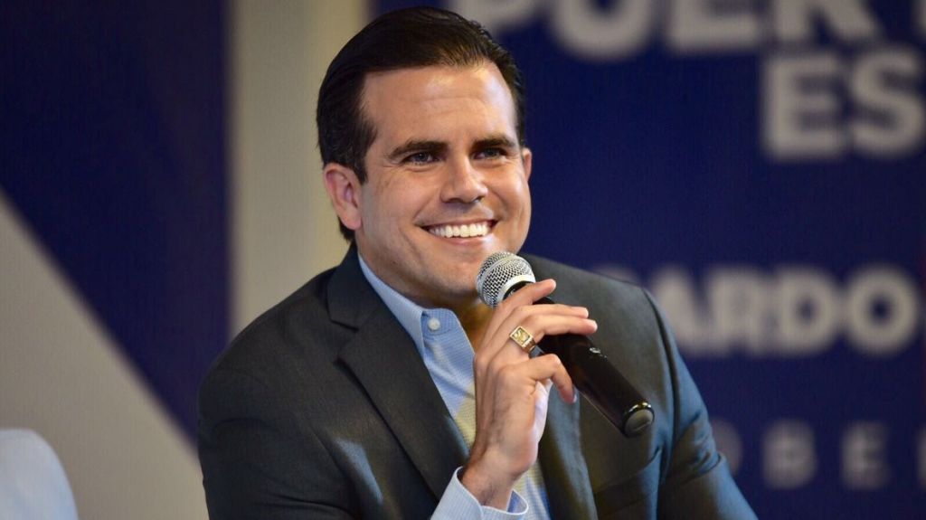  Gobernador anuncia env&iacute;o de otros 17 millones en reintegros a contribuyentes 