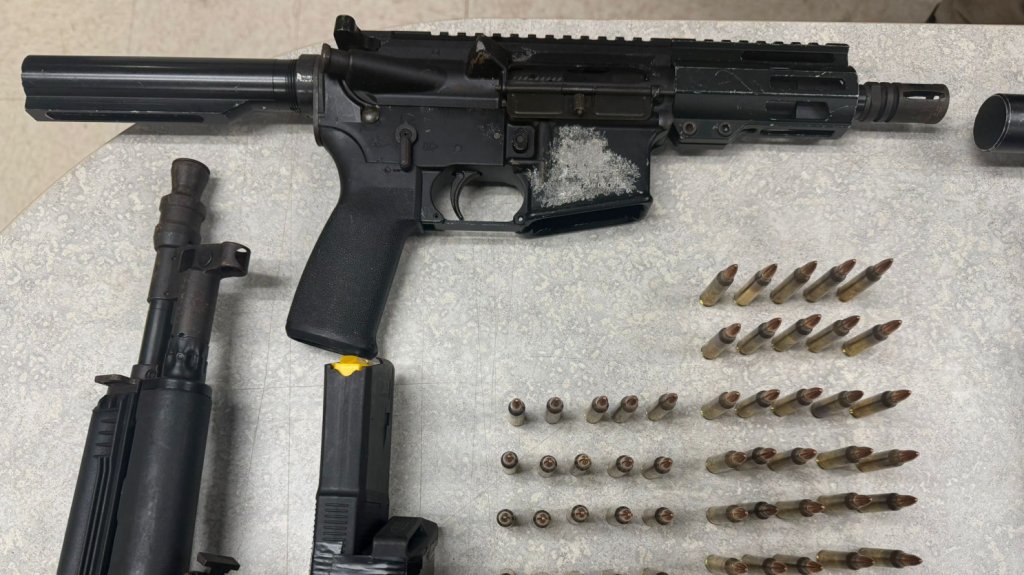  Fotos: Polic&iacute;a ocupa 13 rifles durante intervenciones por drogas 