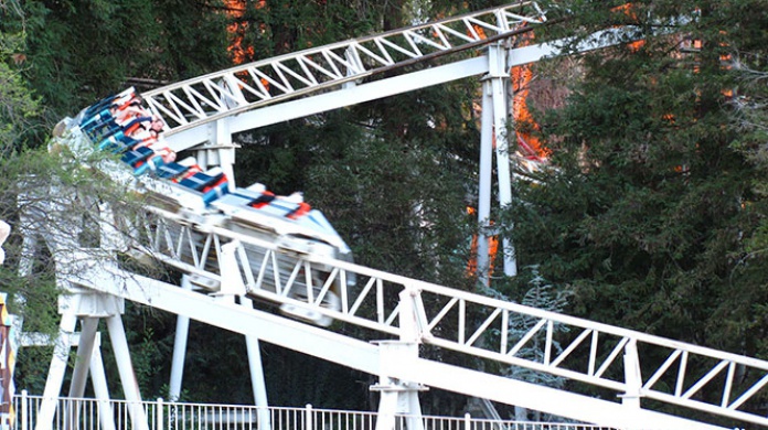 NiÃ±a de 10 aÃ±os muere despuÃ©s de montar en una montaÃ±a rusa en California